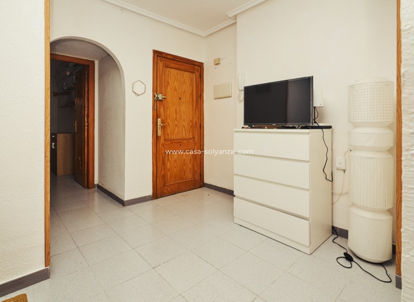 Resale - Apartment / flat - Torrevieja - Torrevieja Centro