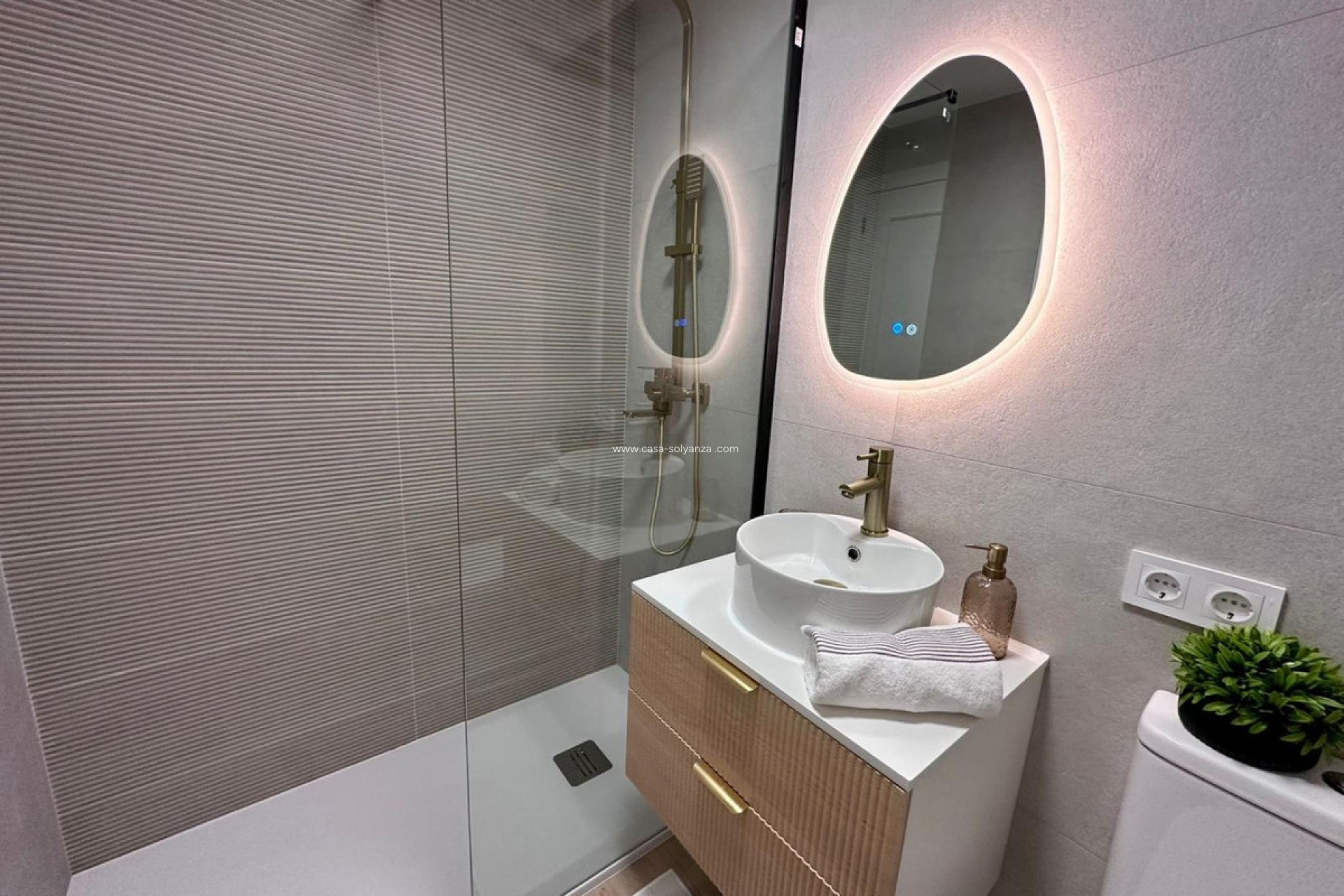 Resale - Apartment / flat - Torrevieja - Torrevieja Centro