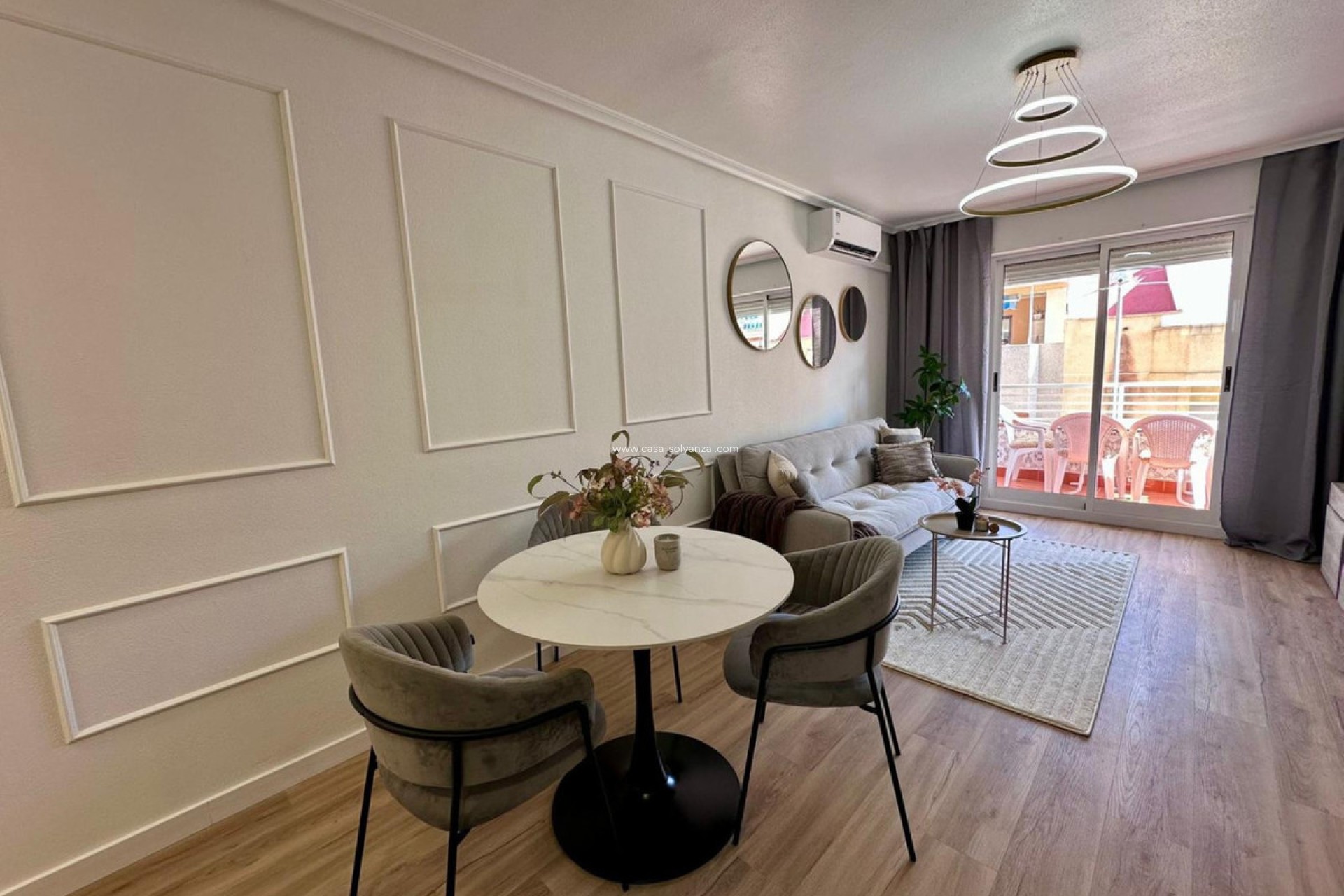 Resale - Apartment / flat - Torrevieja - Torrevieja Centro