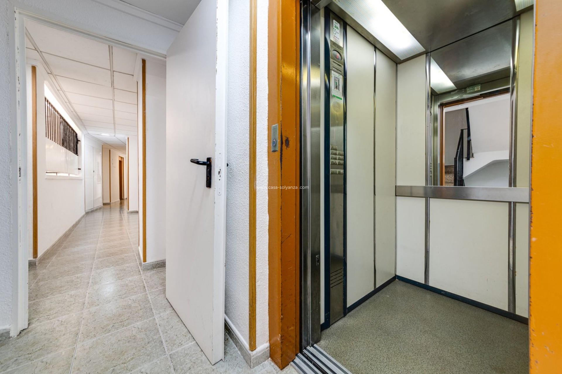 Resale - Apartment / flat - Torrevieja - Torrevieja Centro