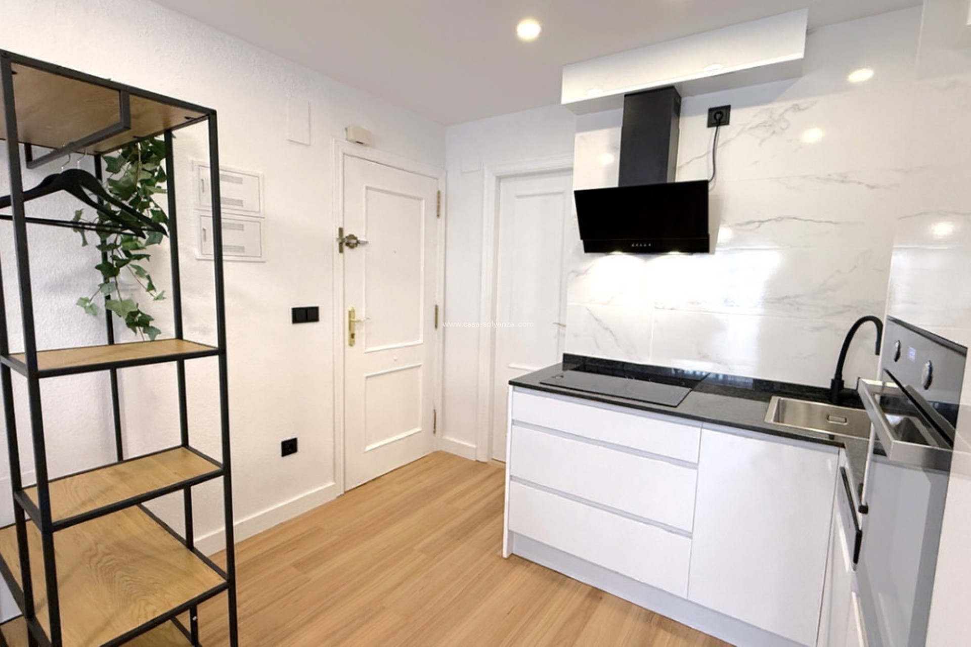 Resale - Apartment / flat - Torrevieja - Torrevieja Centro
