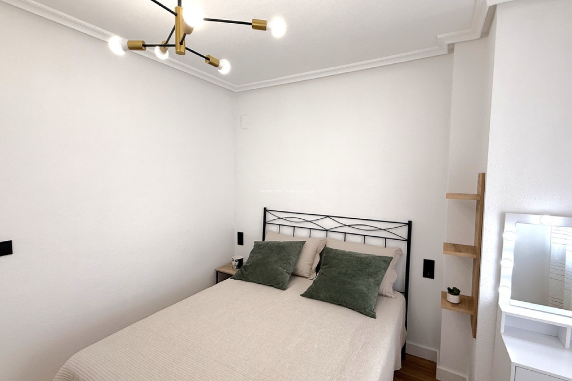 Resale - Apartment / flat - Torrevieja - Torrevieja Centro