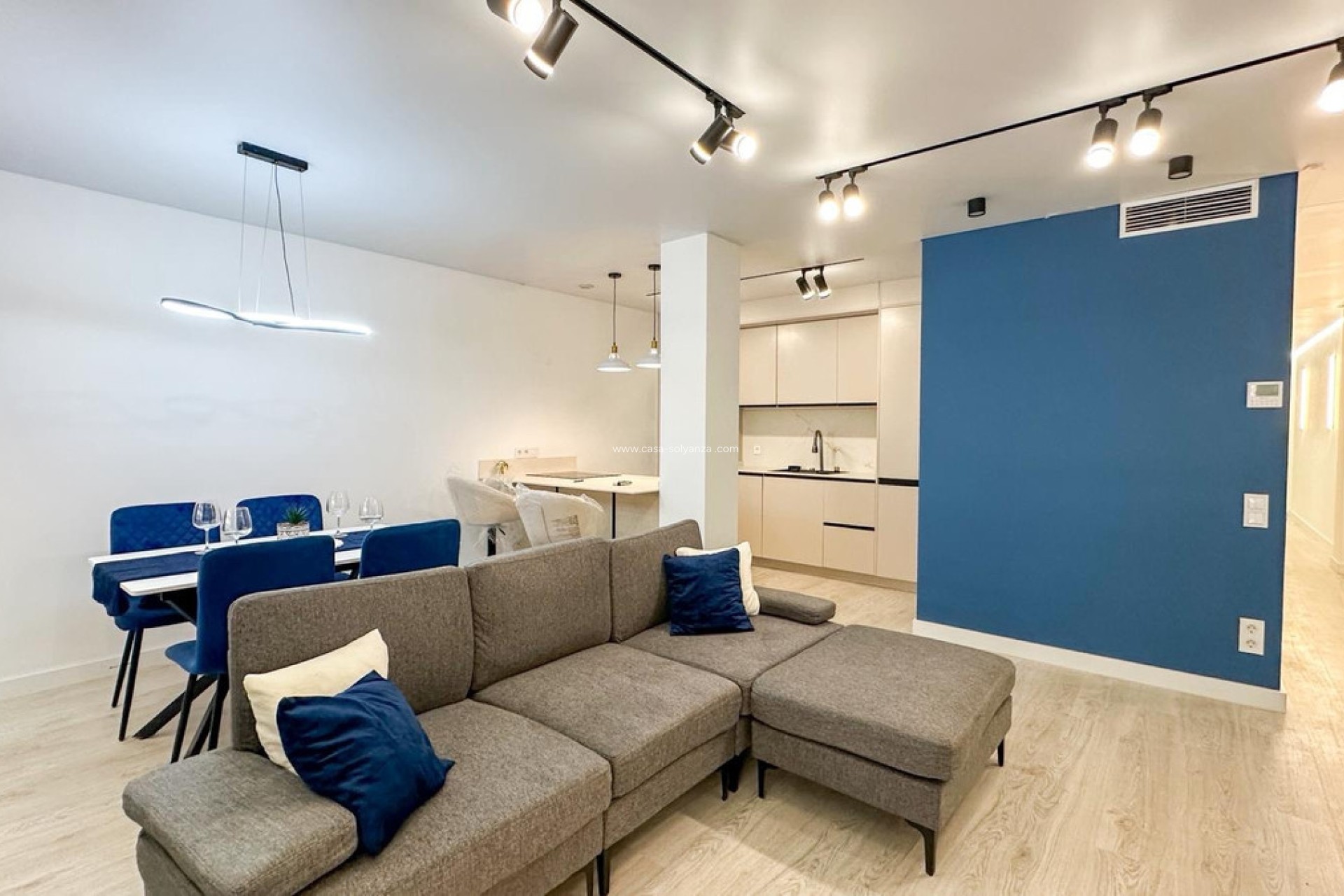 Resale - Apartment / flat - Torrevieja - Torrevieja Centro