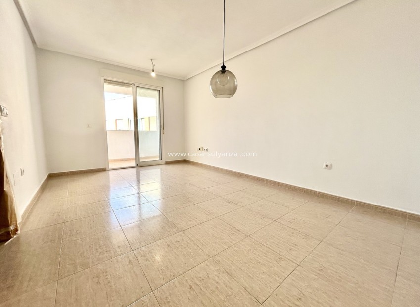 Resale - Apartment / flat - Torrevieja - Torrevieja Centro