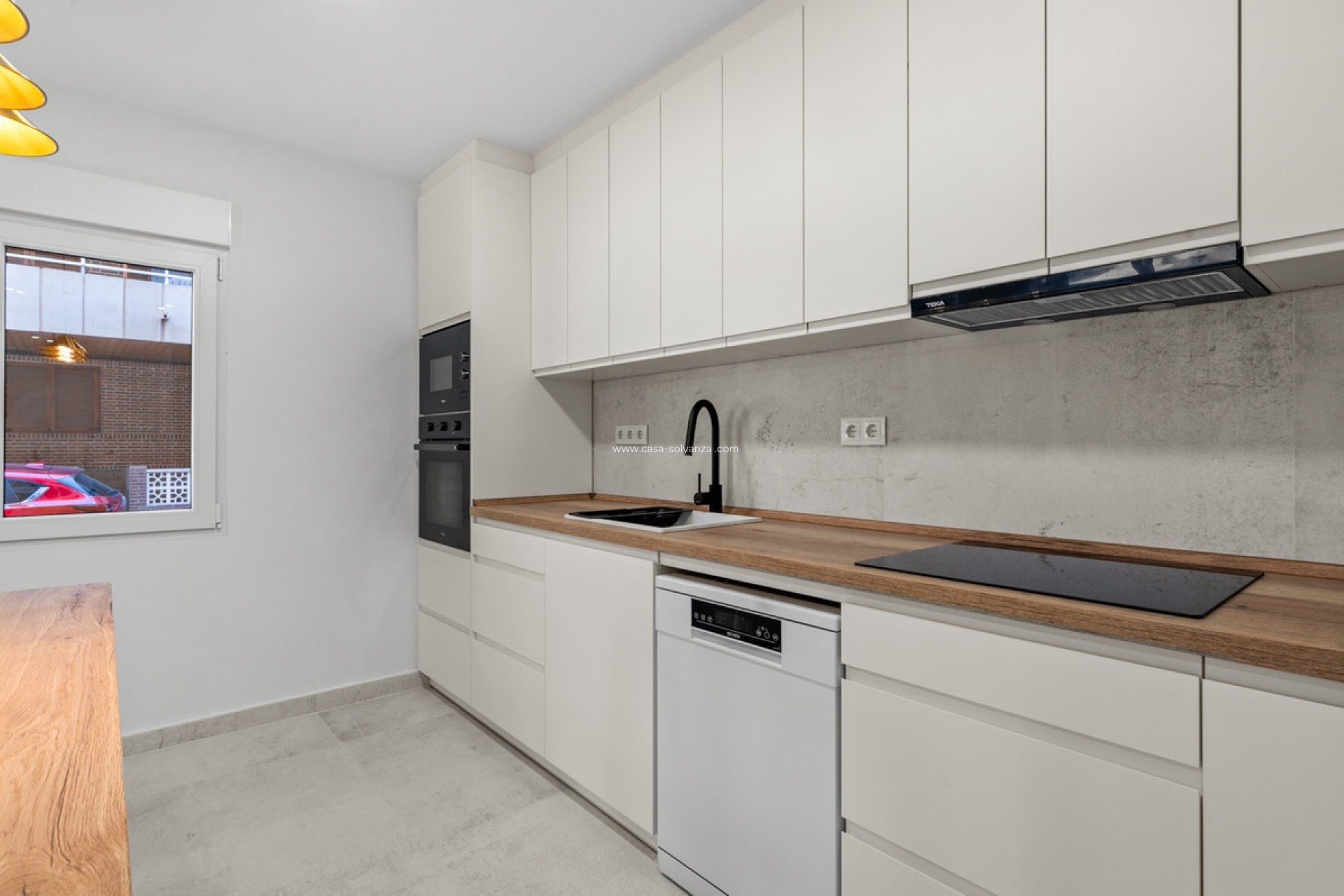 Resale - Apartment / flat - Torrevieja - Torrevieja Centro