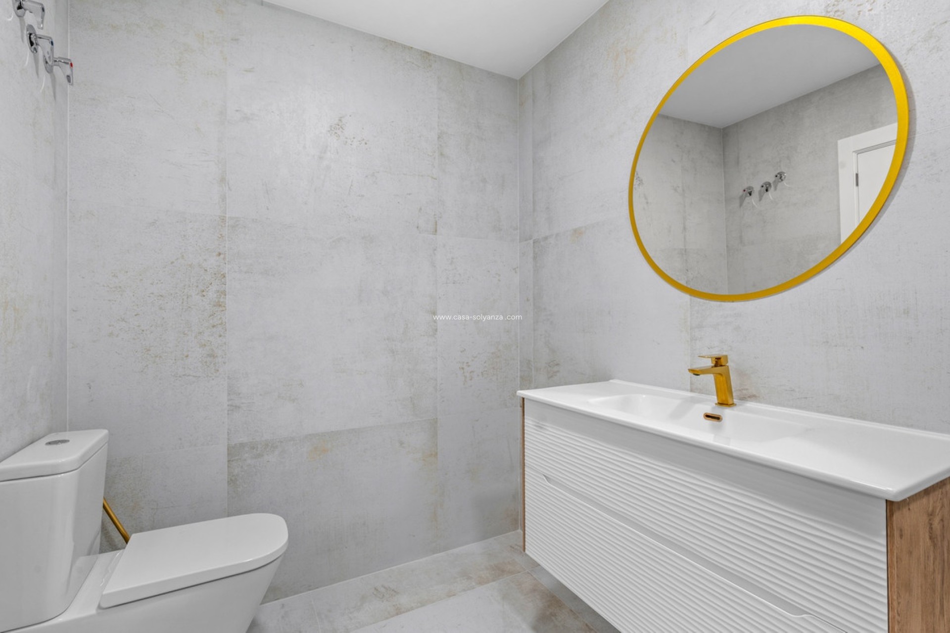 Resale - Apartment / flat - Torrevieja - Torrevieja Centro