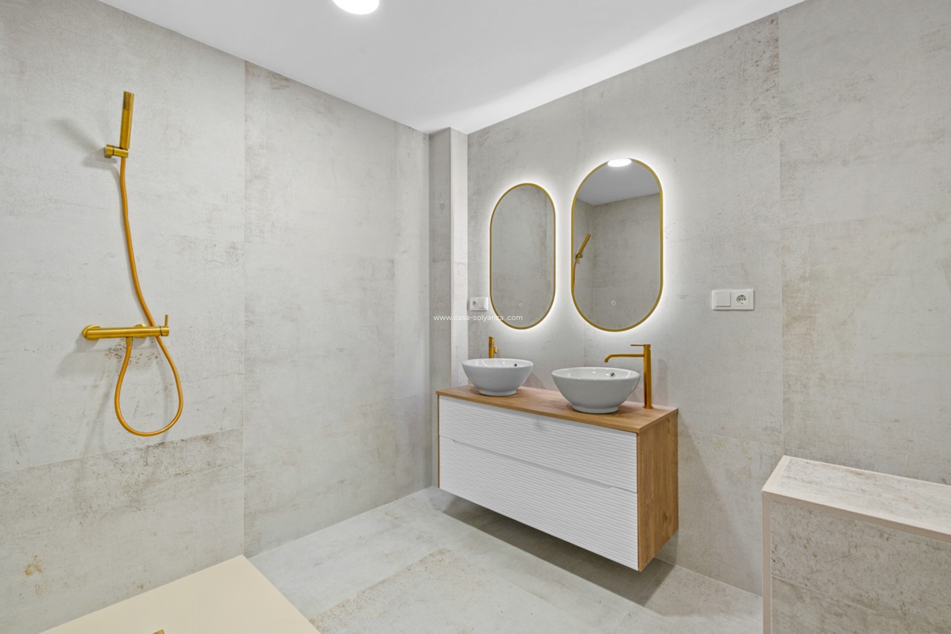 Resale - Apartment / flat - Torrevieja - Torrevieja Centro