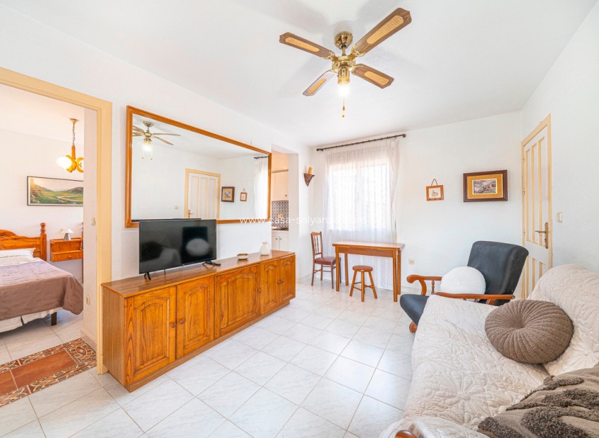 Resale - Apartment / flat - Torrevieja - Torrevieja Centro