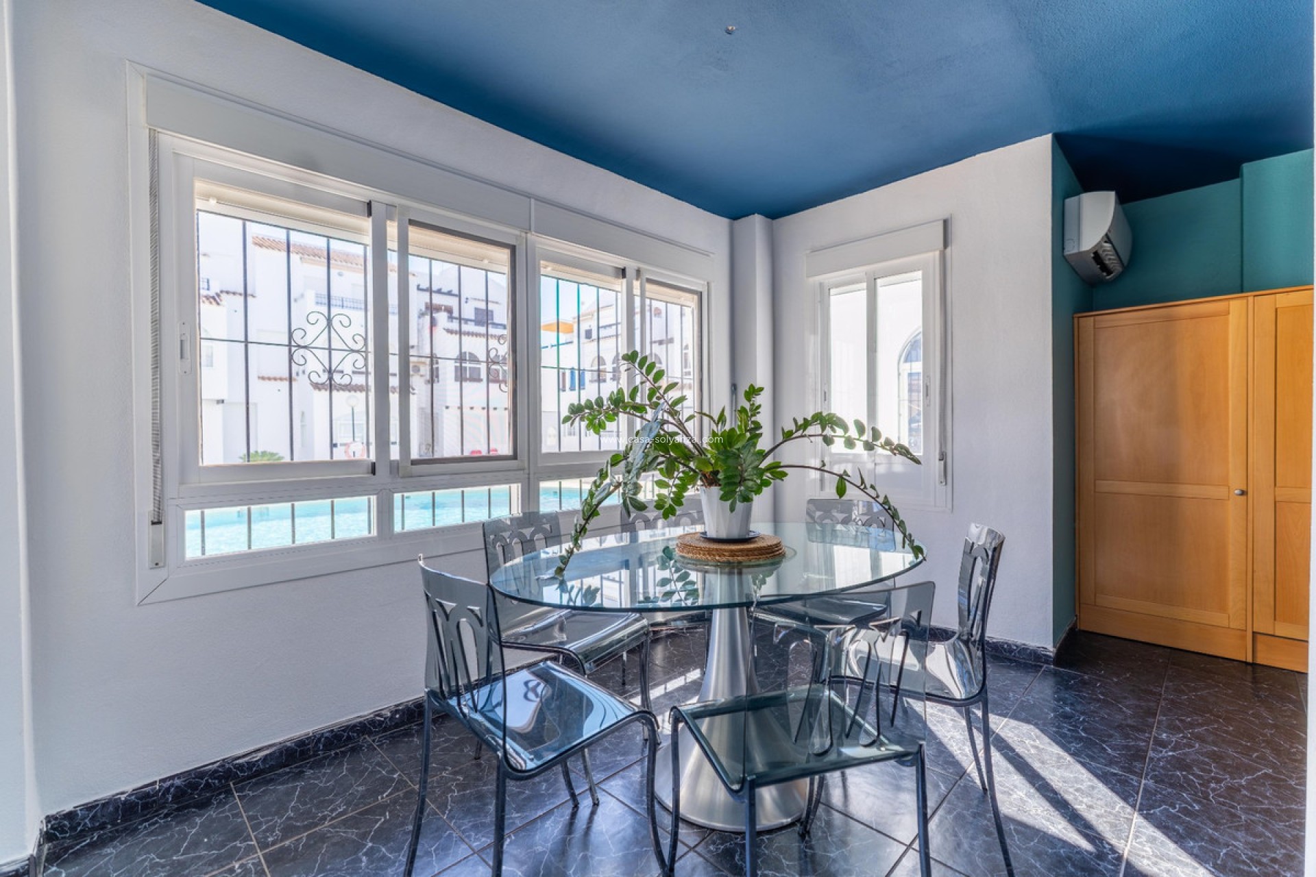 Resale - Apartment / flat - Torrevieja - Torrevieja Centro