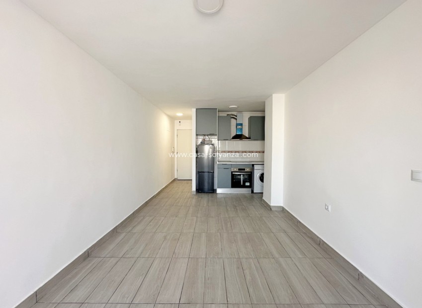 Resale - Apartment / flat - Torrevieja - Torrevieja Centro