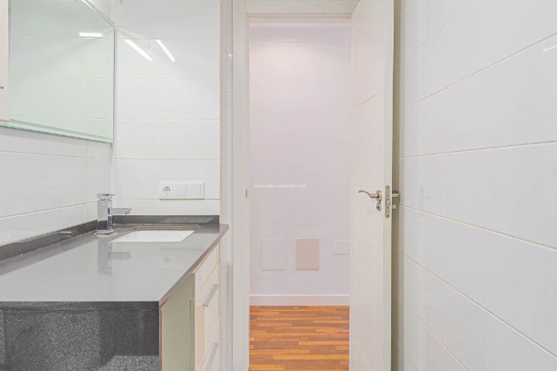 Resale - Apartment / flat - Torrevieja - Torrevieja Centro