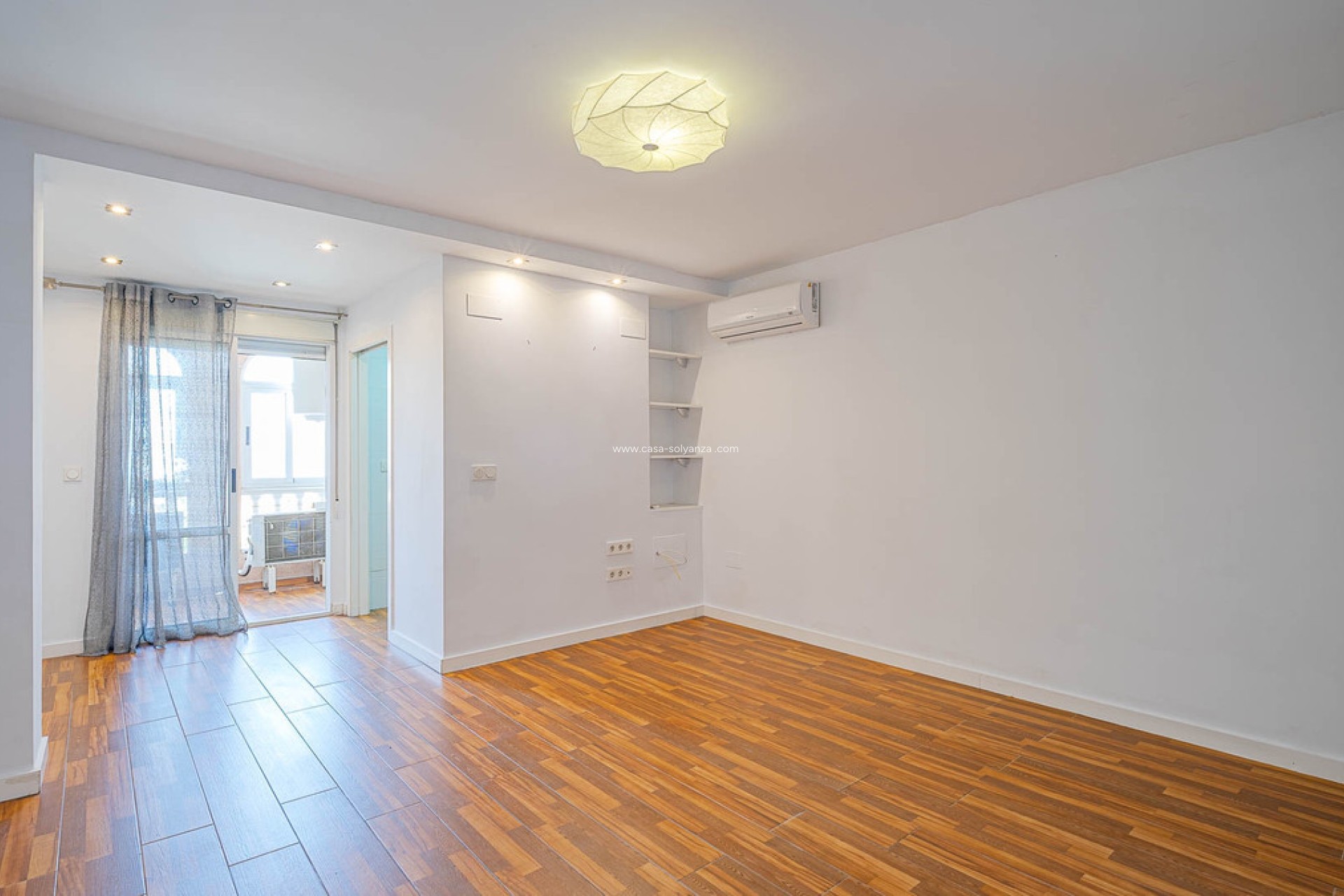 Resale - Apartment / flat - Torrevieja - Torrevieja Centro