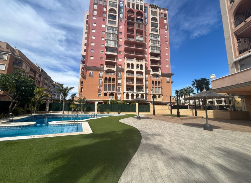 Resale - Apartment / flat - Torrevieja - Torrevieja Centro