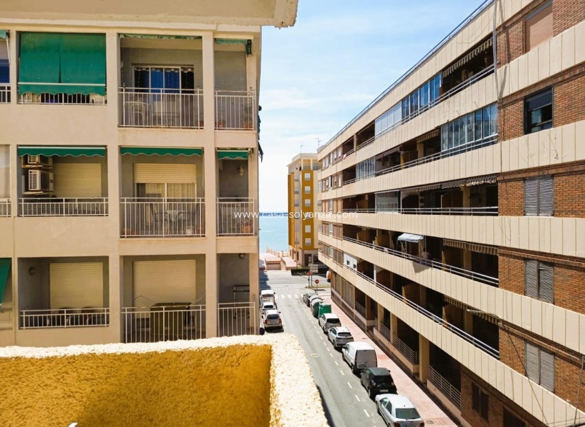 Resale - Apartment / flat - Torrevieja - Torrevieja Centro