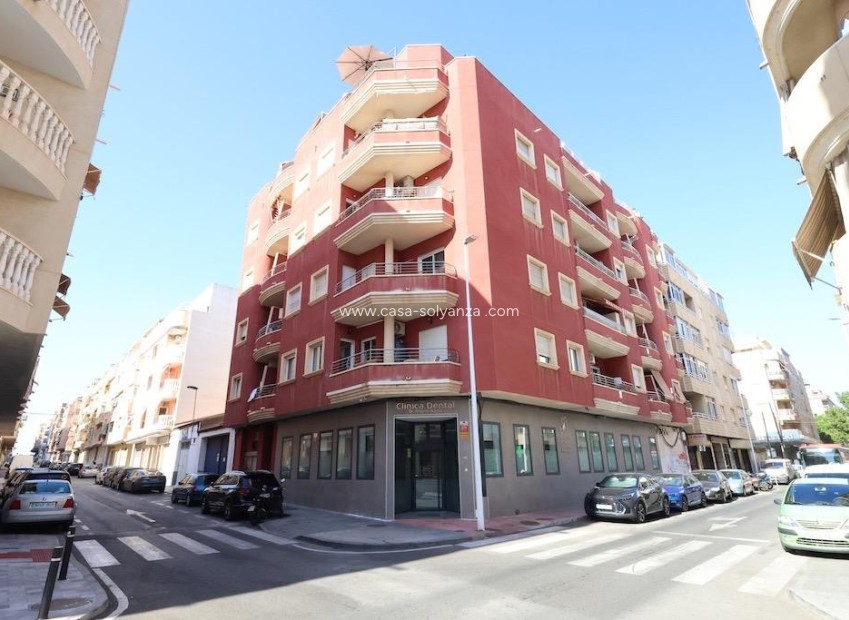 Resale - Apartment / flat - Torrevieja - Torrevieja Centro