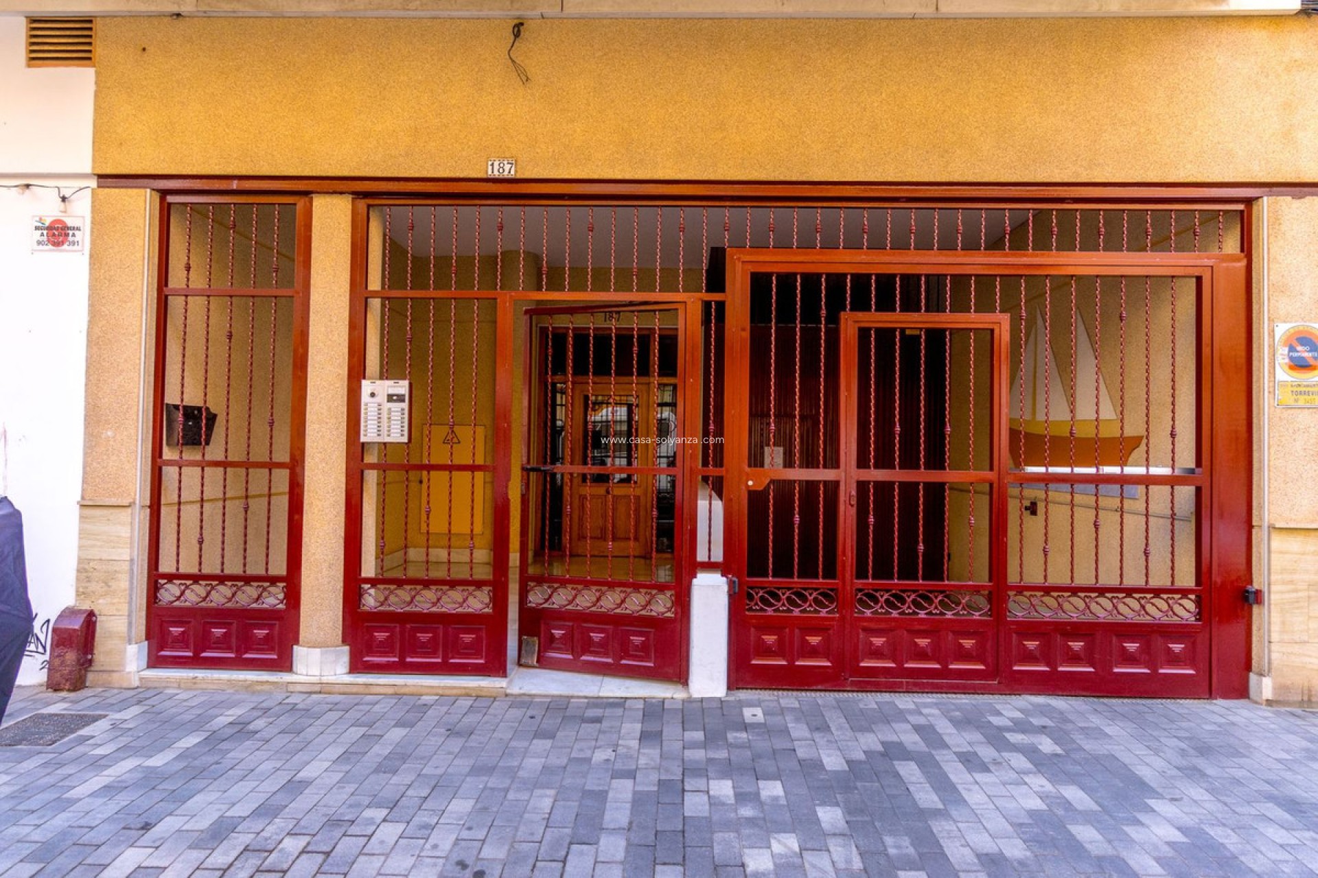 Resale - Apartment / flat - Torrevieja - Torrevieja Centro