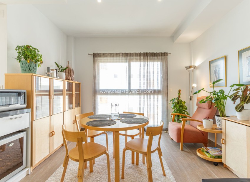 Resale - Apartment / flat - Torrevieja - Torrevieja Centro