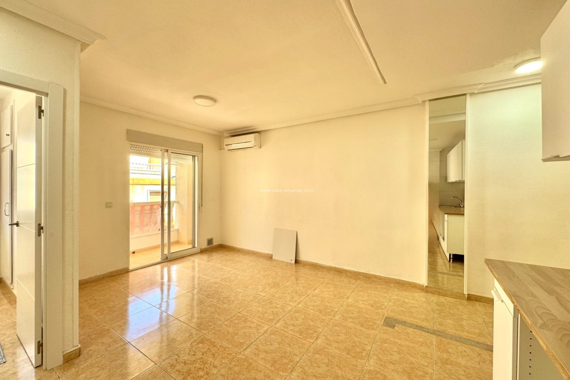 Resale - Apartment / flat - Torrevieja - Torrevieja Centro