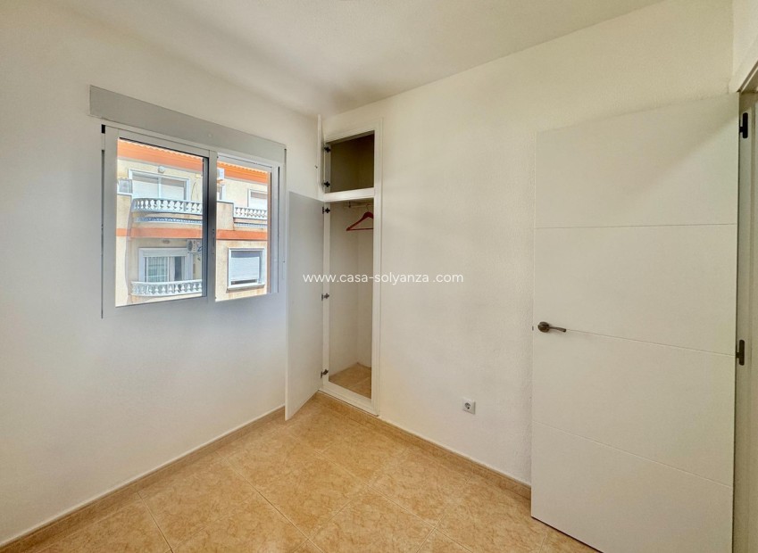 Resale - Apartment / flat - Torrevieja - Torrevieja Centro