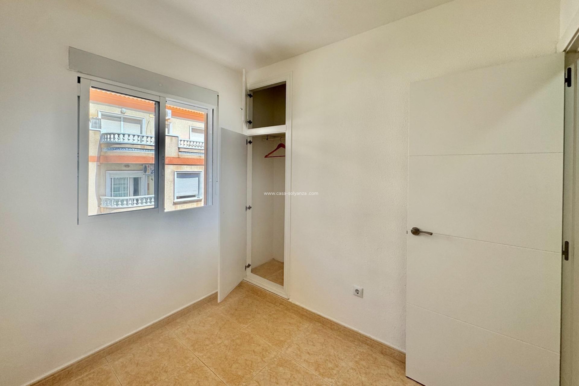 Resale - Apartment / flat - Torrevieja - Torrevieja Centro