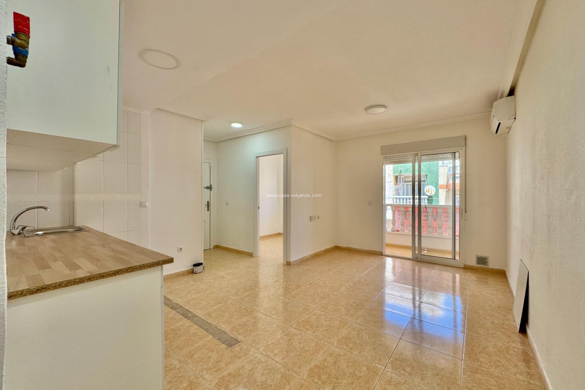 Resale - Apartment / flat - Torrevieja - Torrevieja Centro