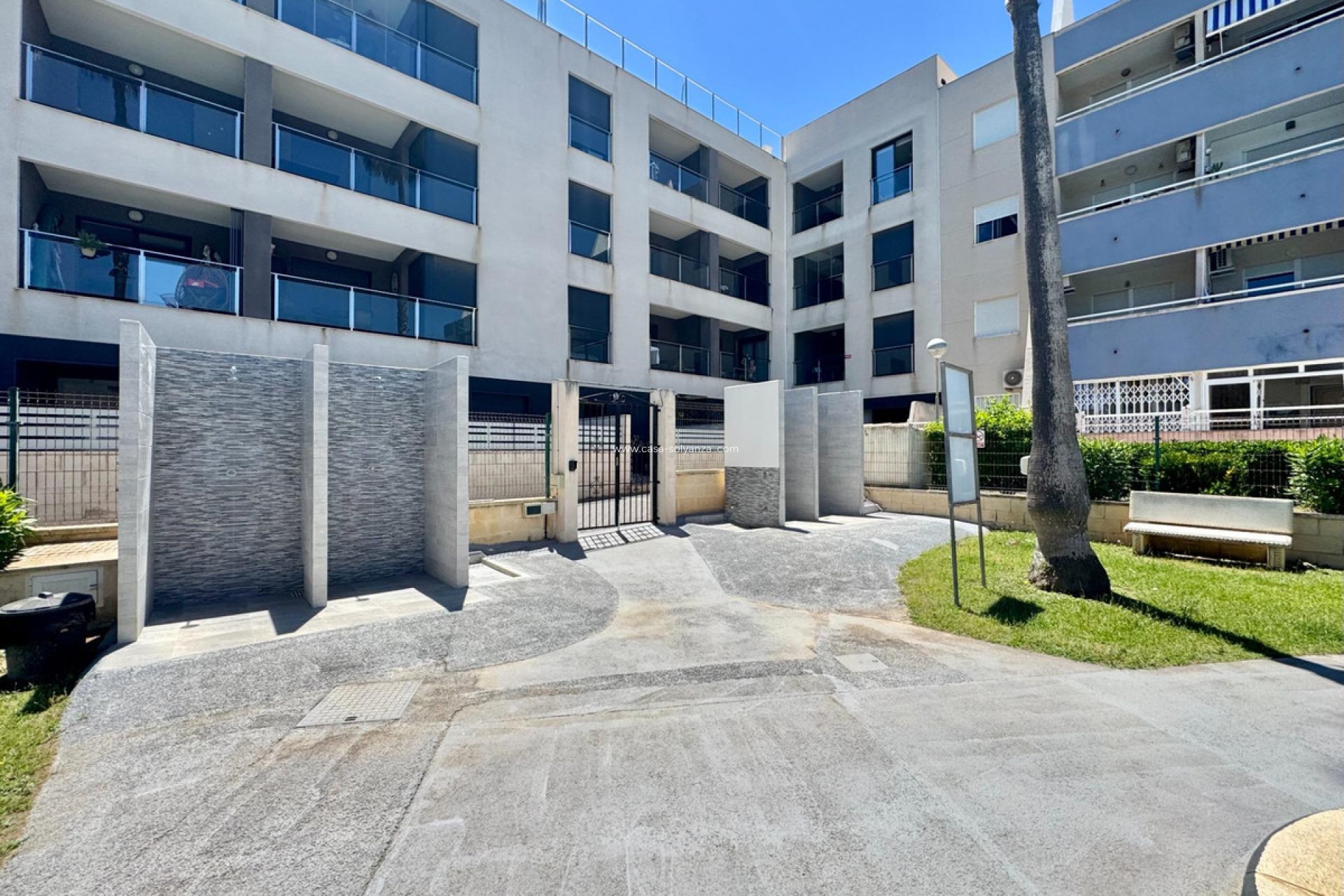 Resale - Apartment / flat - Torrevieja - Torrevieja Centro