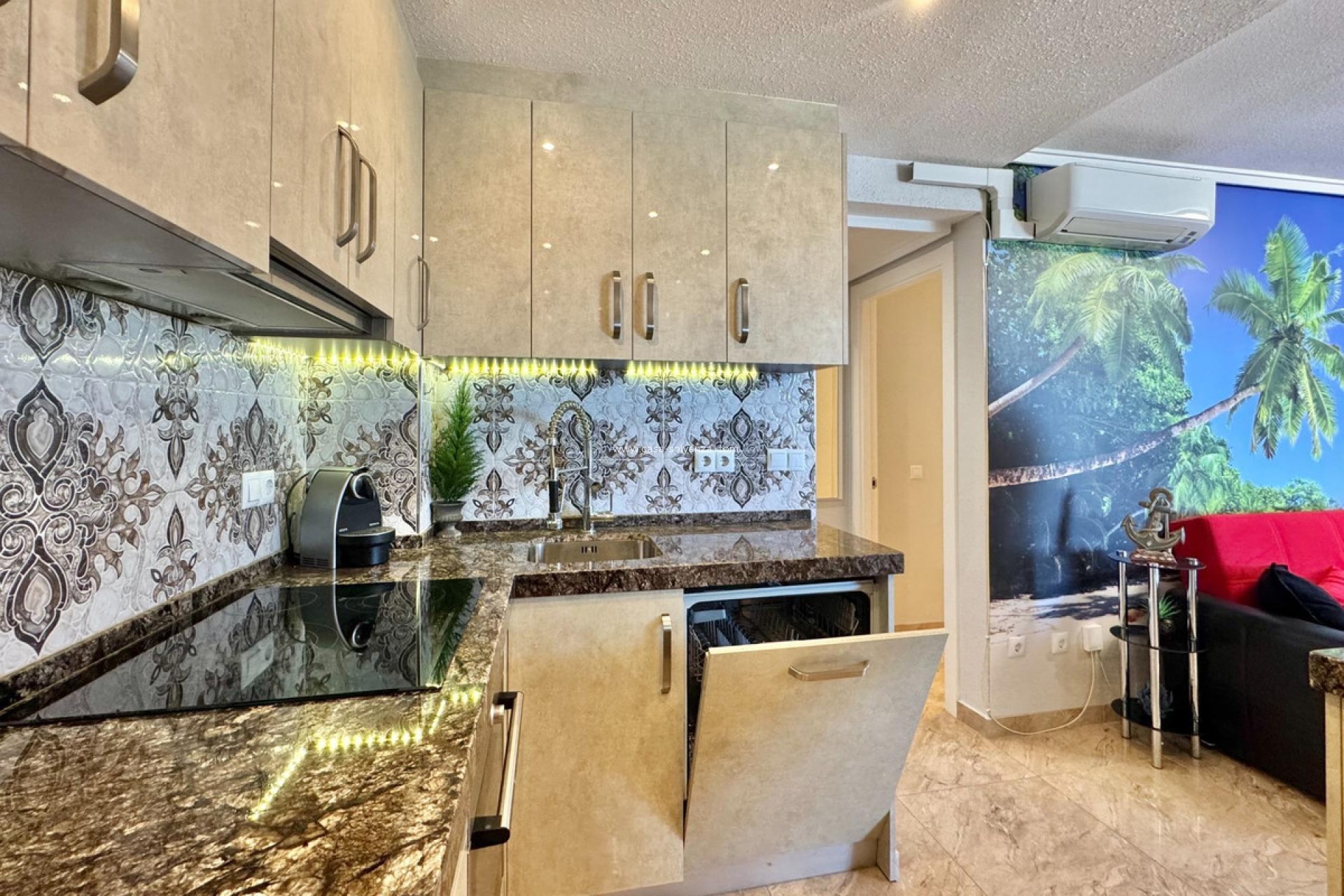Resale - Apartment / flat - Torrevieja - Torrevieja Centro