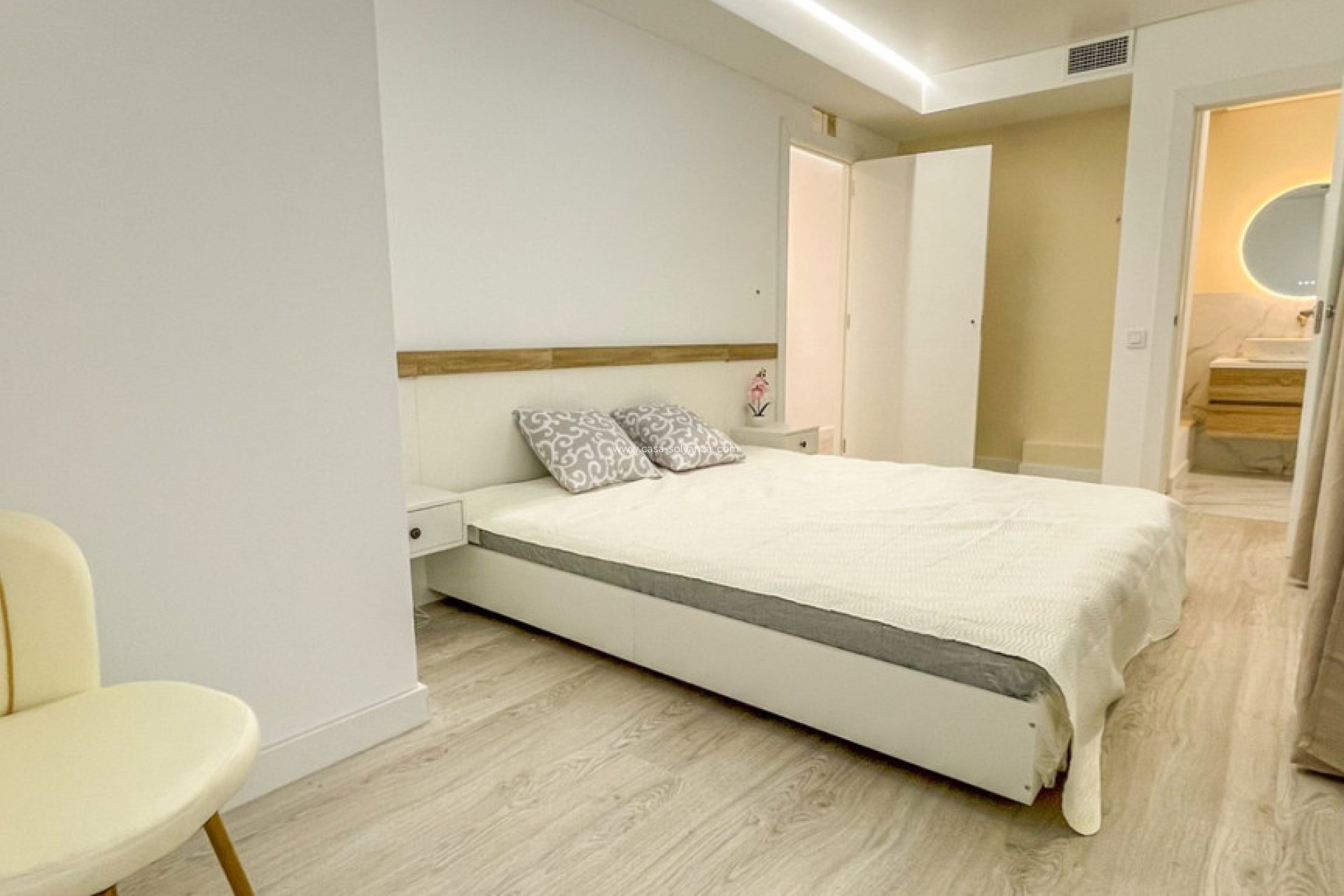 Resale - Apartment / flat - Torrevieja - Torrevieja Centro