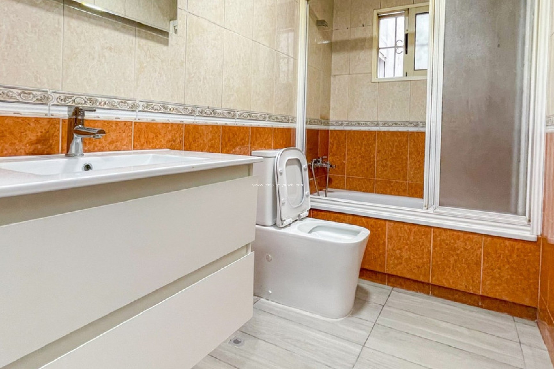 Resale - Apartment / flat - Torrevieja - Torrevieja Centro
