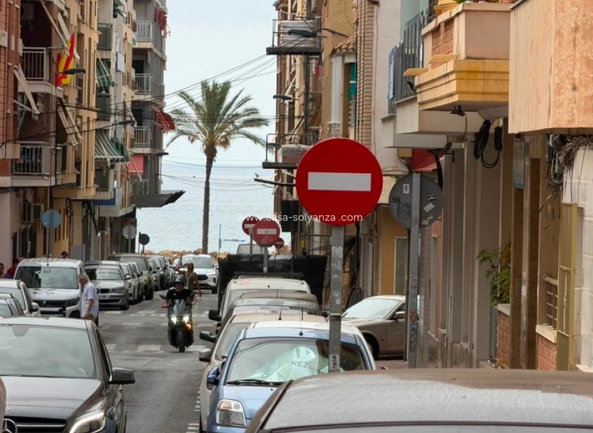 Resale - Apartment / flat - Torrevieja - Torrevieja Centro