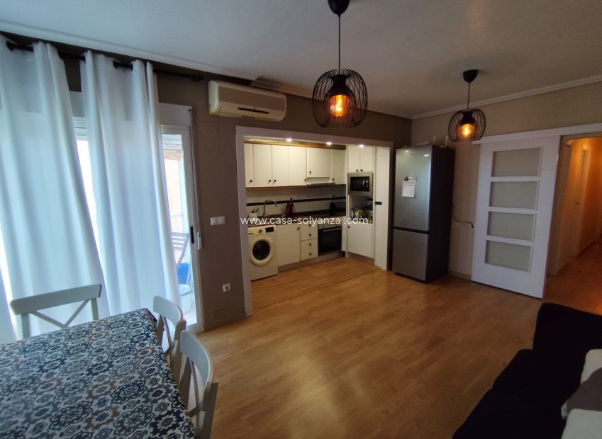 Resale - Apartment / flat - Torrevieja - Torrevieja Centro