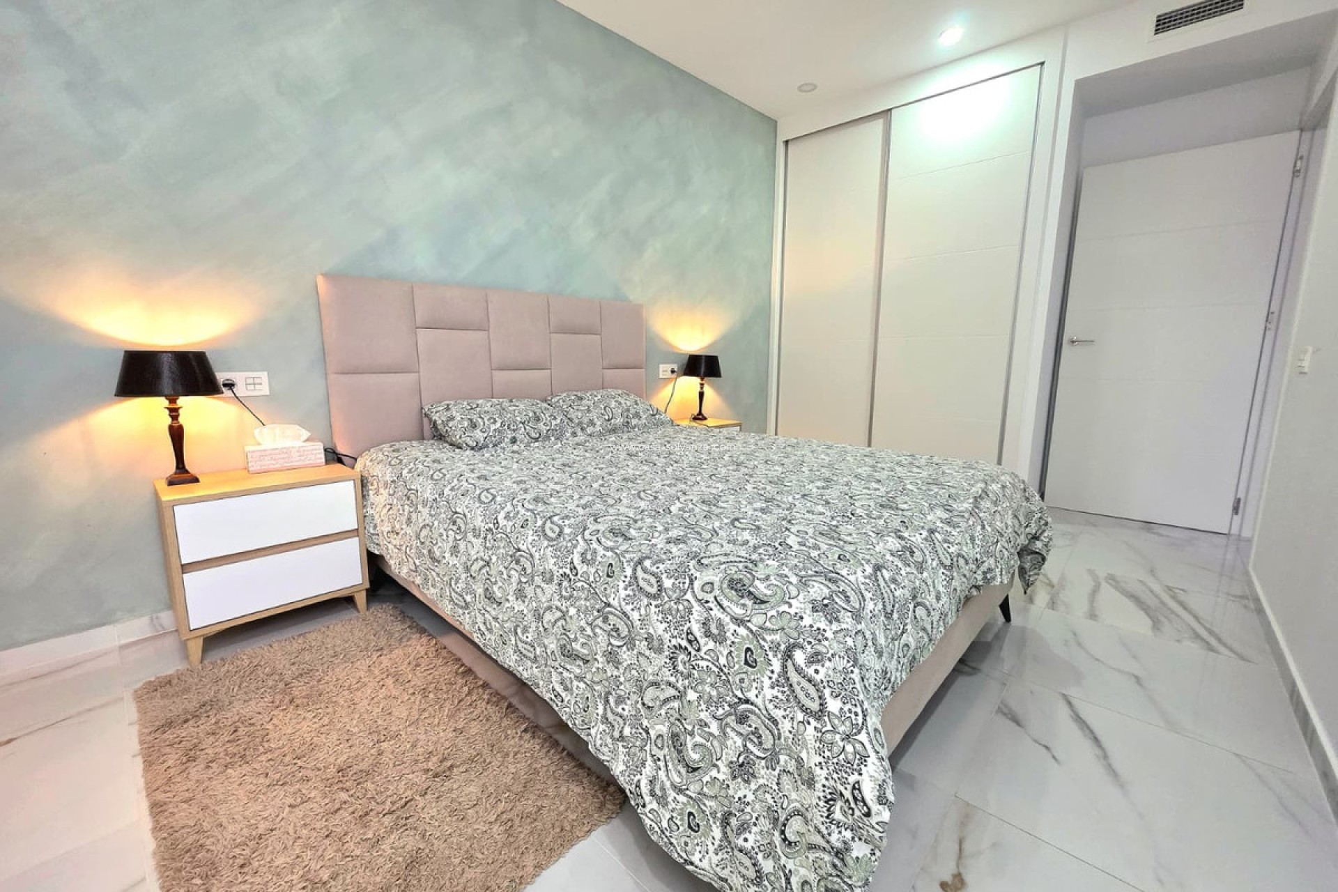 Resale - Apartment / flat - Torrevieja - Torrevieja Centro