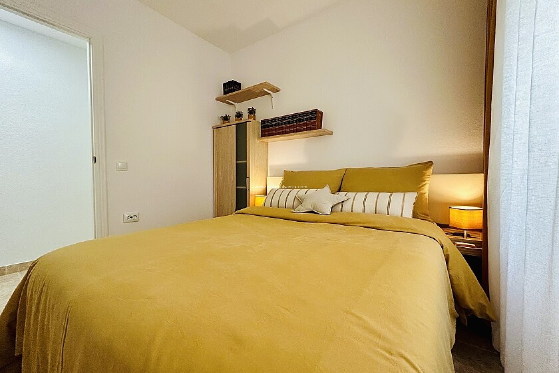 Resale - Apartment / flat - Torrevieja - Torrevieja Centro