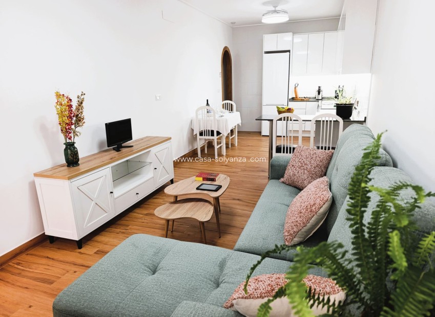 Resale - Apartment / flat - Torrevieja - Torrevieja Centro