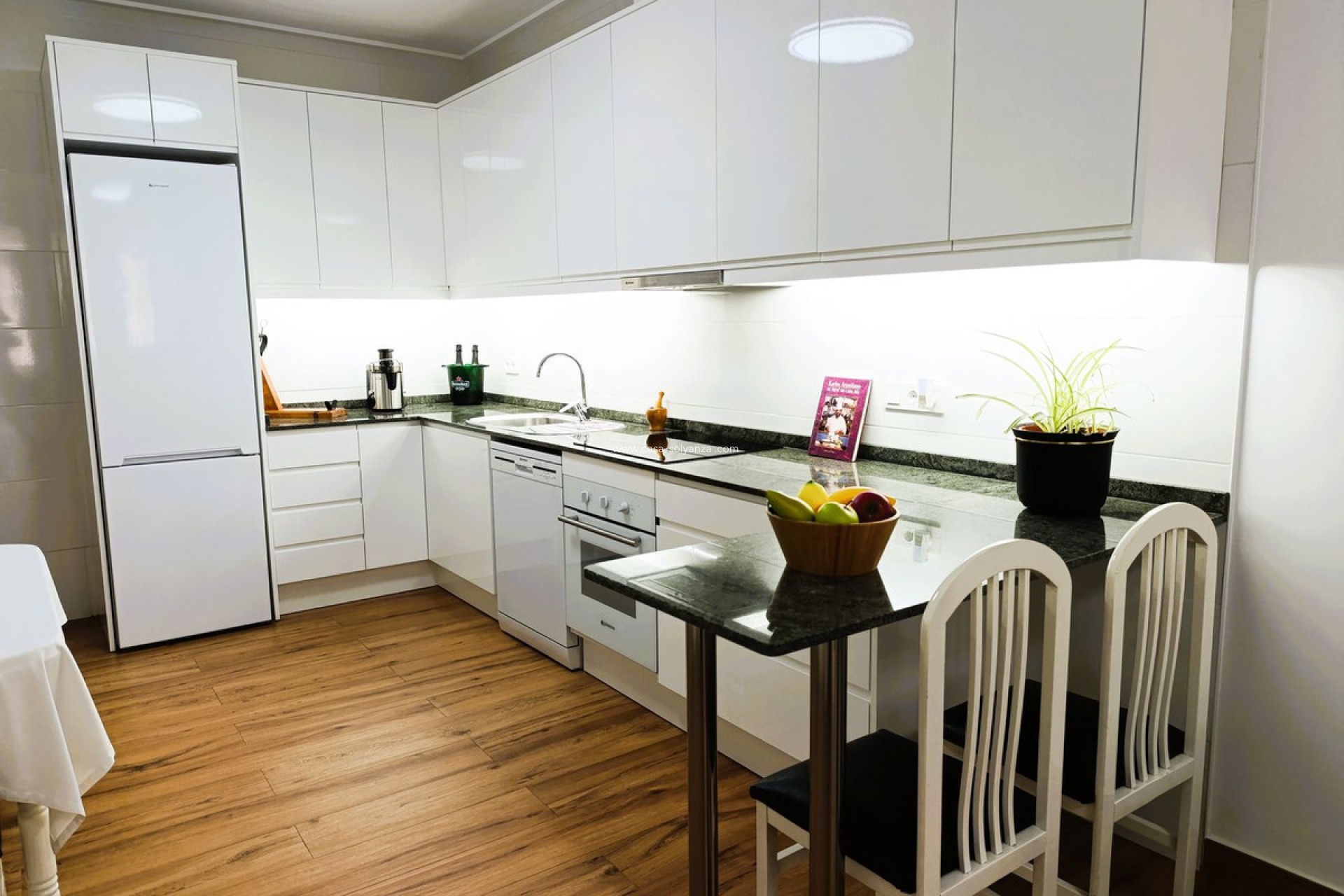 Resale - Apartment / flat - Torrevieja - Torrevieja Centro