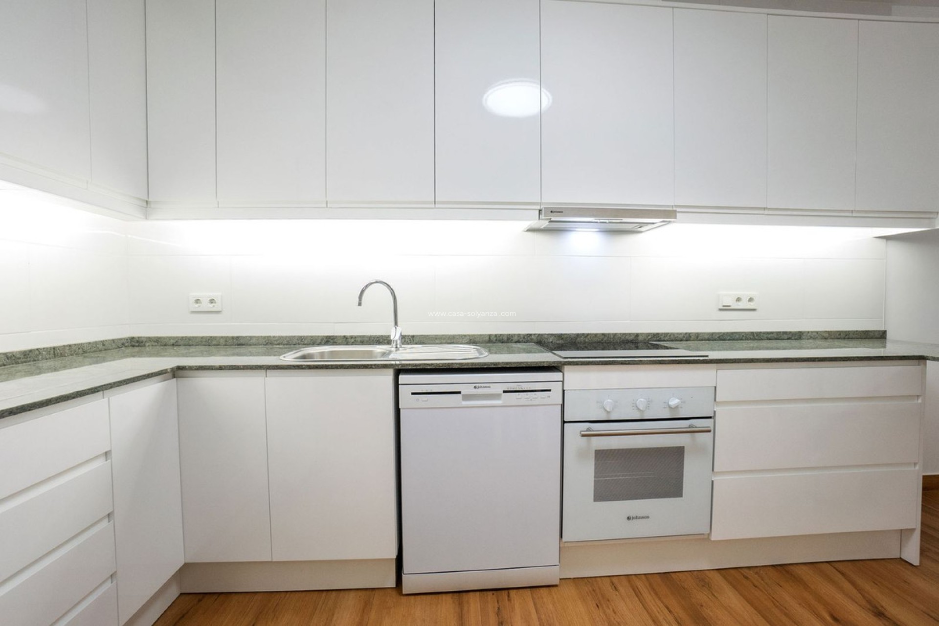 Resale - Apartment / flat - Torrevieja - Torrevieja Centro