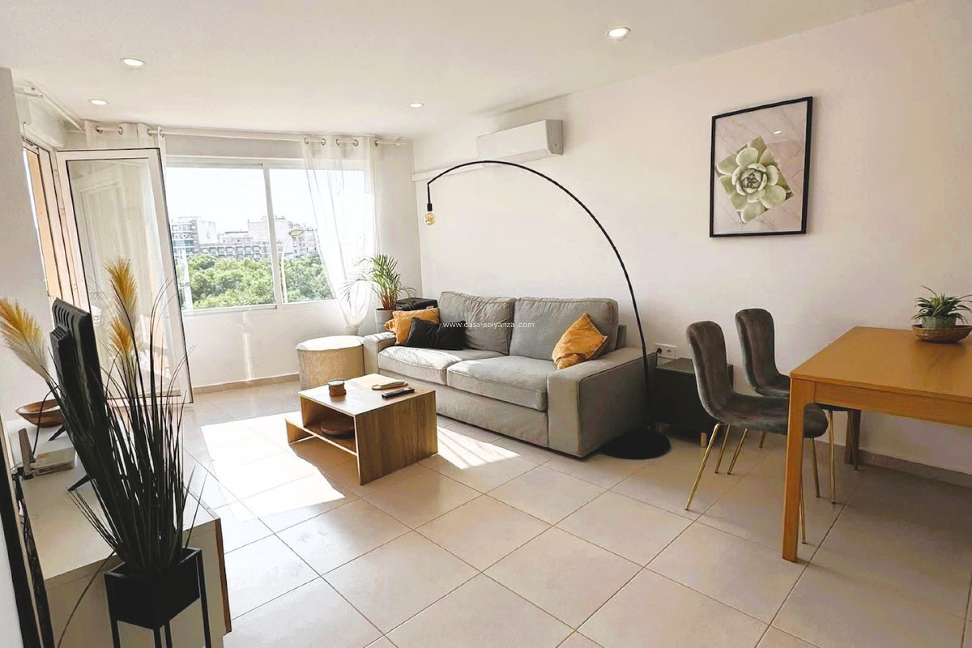 Resale - Apartment / flat - Torrevieja - Torrevieja Centro
