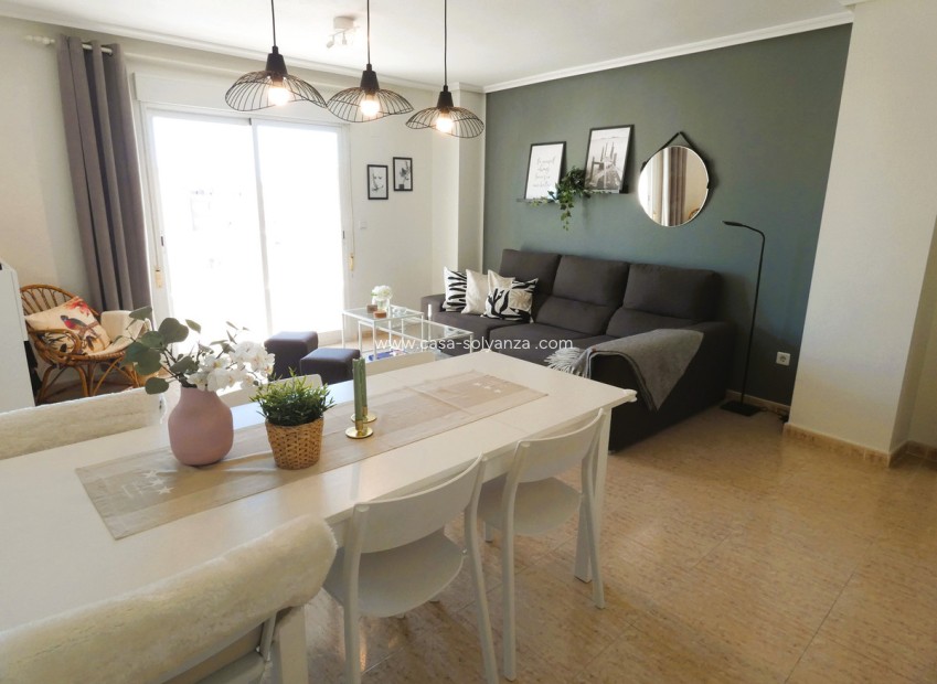 Resale - Apartment / flat - Torrevieja - Torrevieja Centro