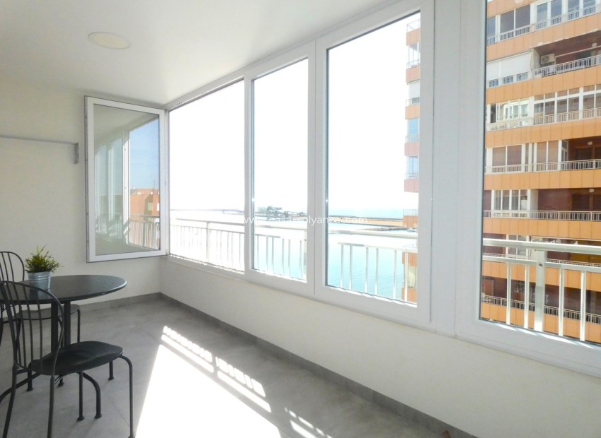Resale - Apartment / flat - Torrevieja - Torrevieja Centro