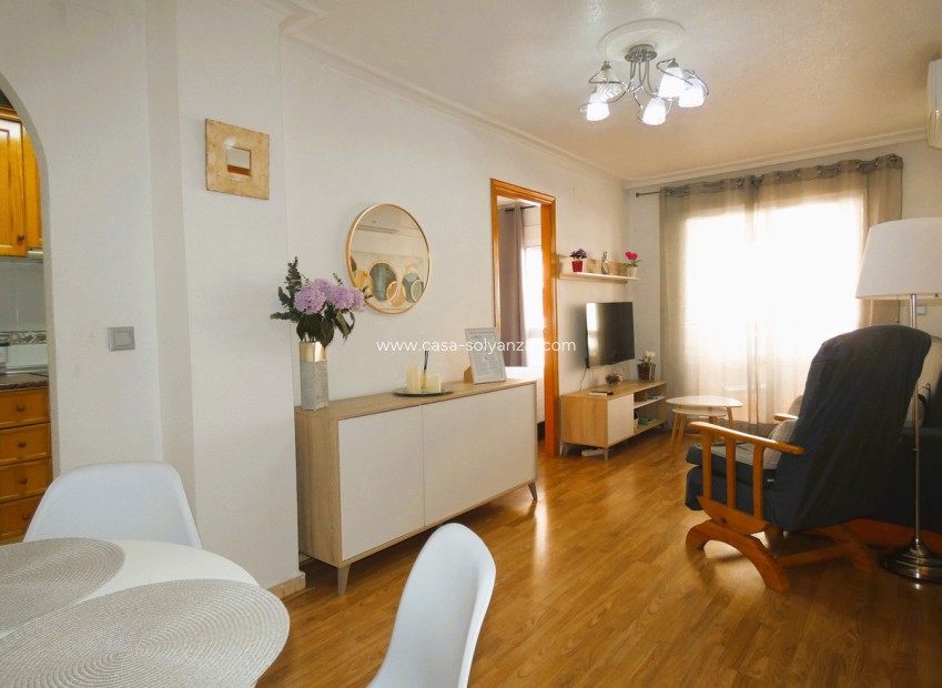 Resale - Apartment / flat - Torrevieja - Torrevieja Centro