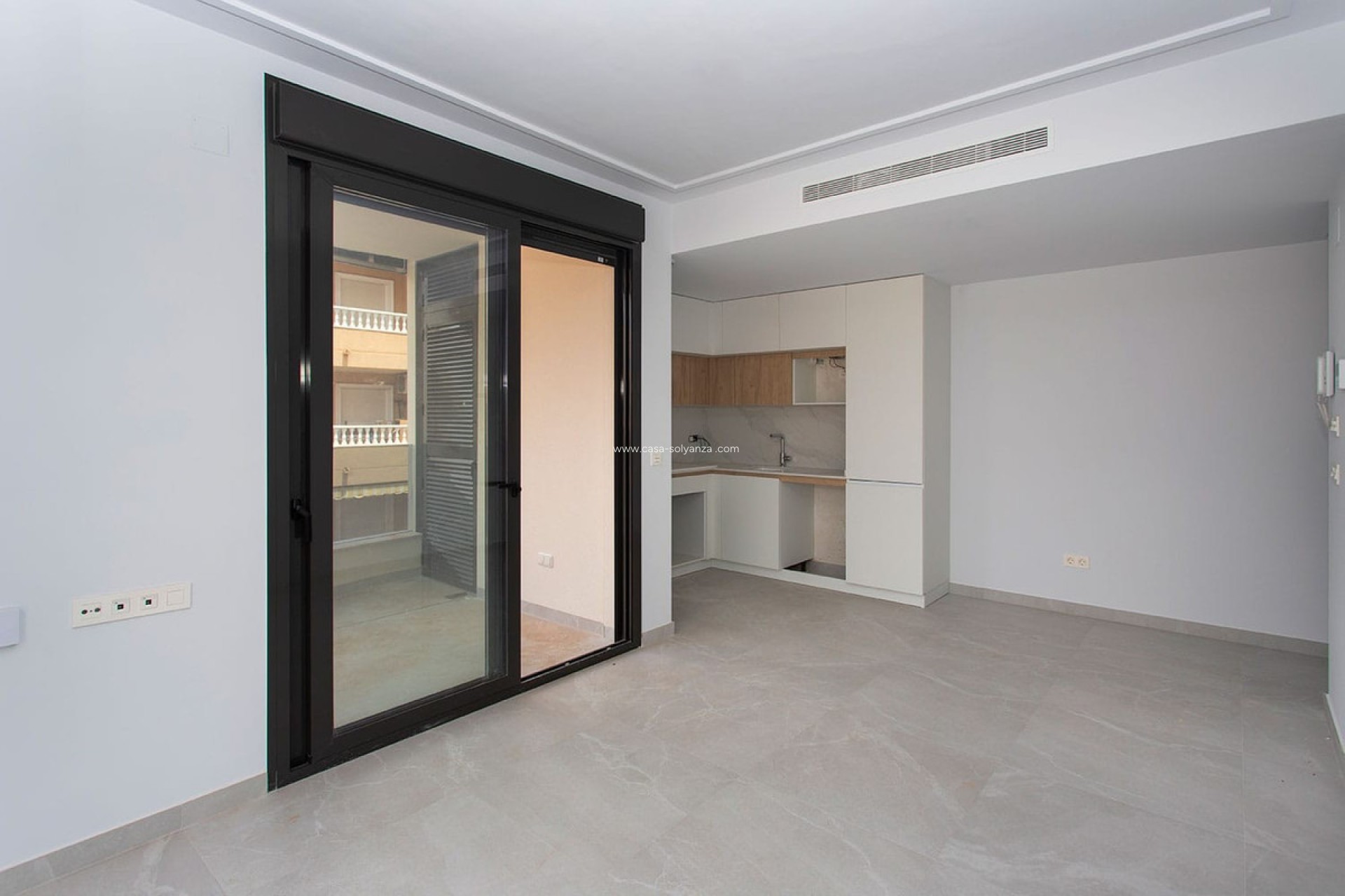 Resale - Apartment / flat - Torrevieja - Torrevieja Centro