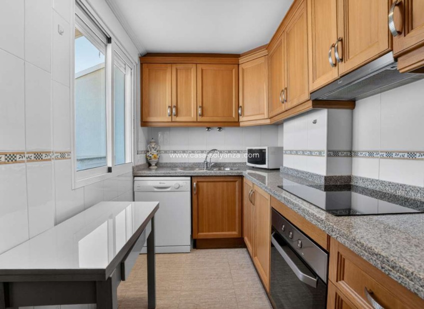 Resale - Apartment / flat - Torrevieja - Torrevieja Centro