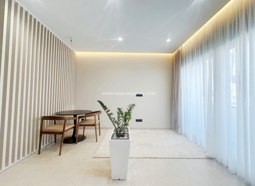 Resale - Apartment / flat - Torrevieja - Torrevieja Centro