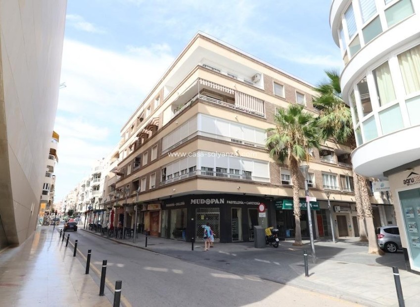 Resale - Apartment / flat - Torrevieja - Torrevieja Centro