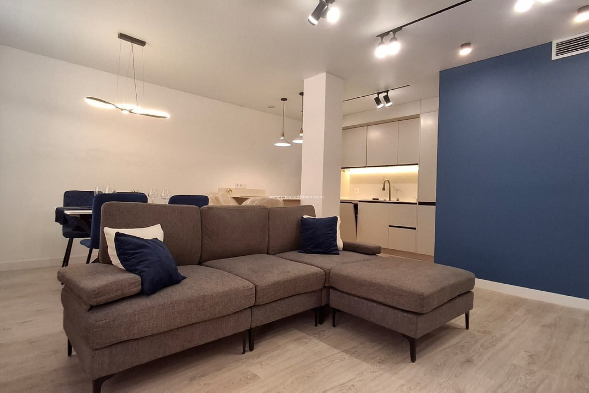 Resale - Apartment / flat - Torrevieja - Torrevieja Centro