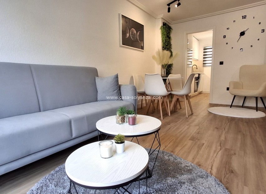 Resale - Apartment / flat - Torrevieja - Torrevieja Centro