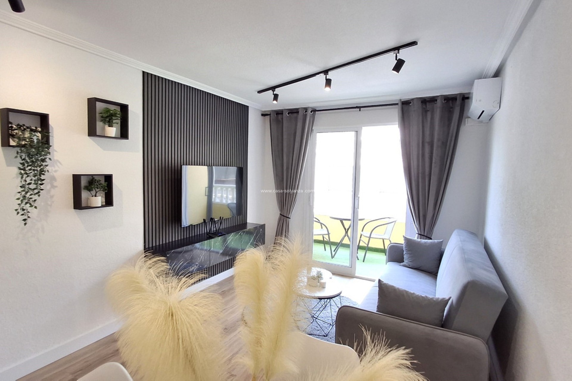 Resale - Apartment / flat - Torrevieja - Torrevieja Centro