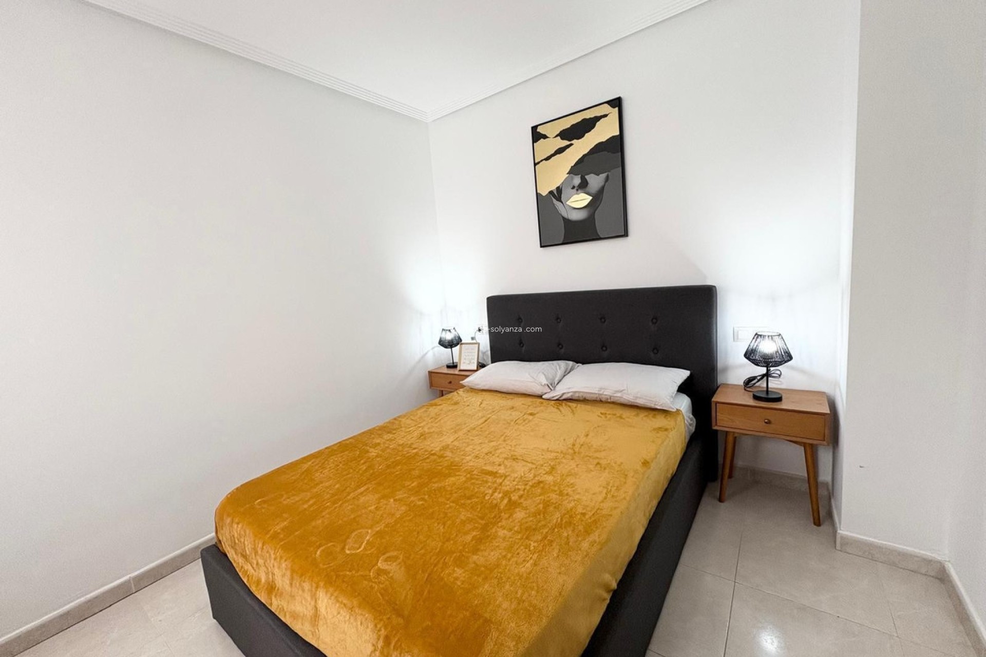 Resale - Apartment / flat - Torrevieja - Torrevieja Centro