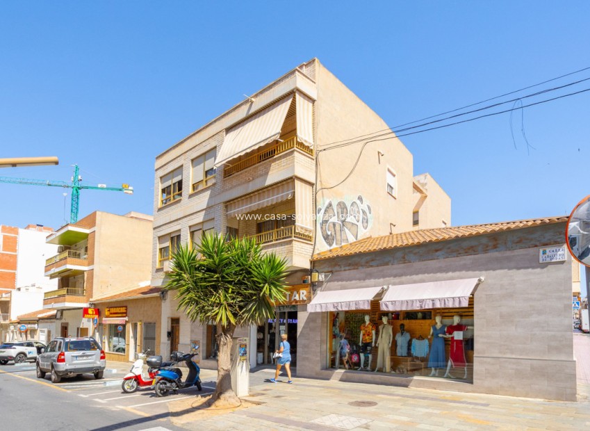 Resale - Apartment / flat - Torrevieja - Torrevieja Centro
