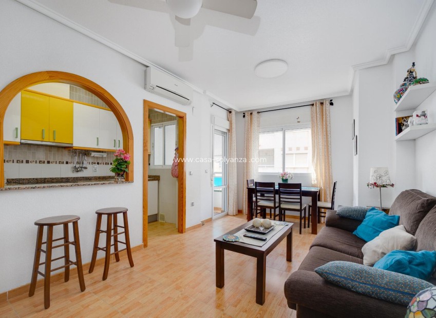Resale - Apartment / flat - Torrevieja - Torrevieja Centro